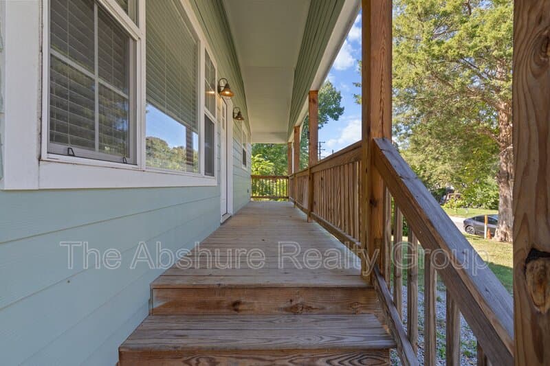 Raleigh House: 121 Gilbert Avenue