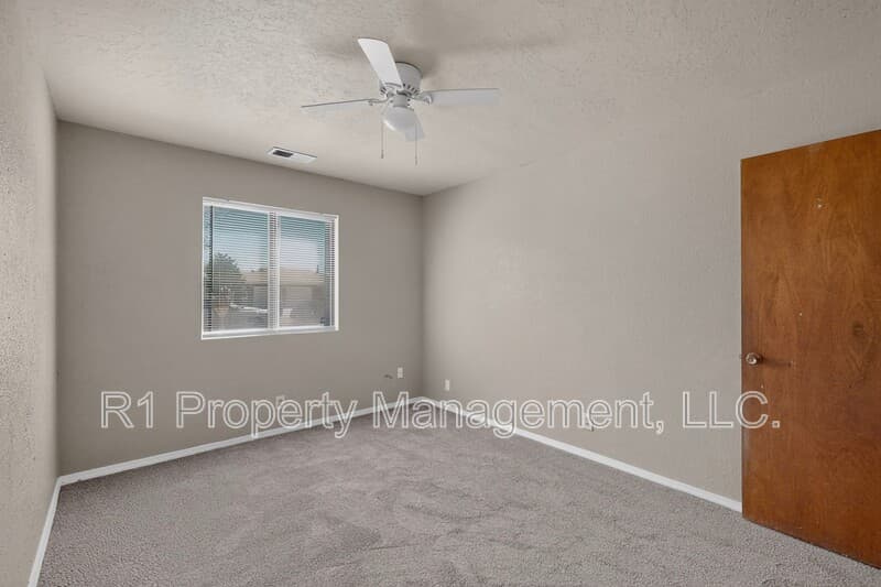 Rio Rancho House: 209 Villa Verde Drive Southeast