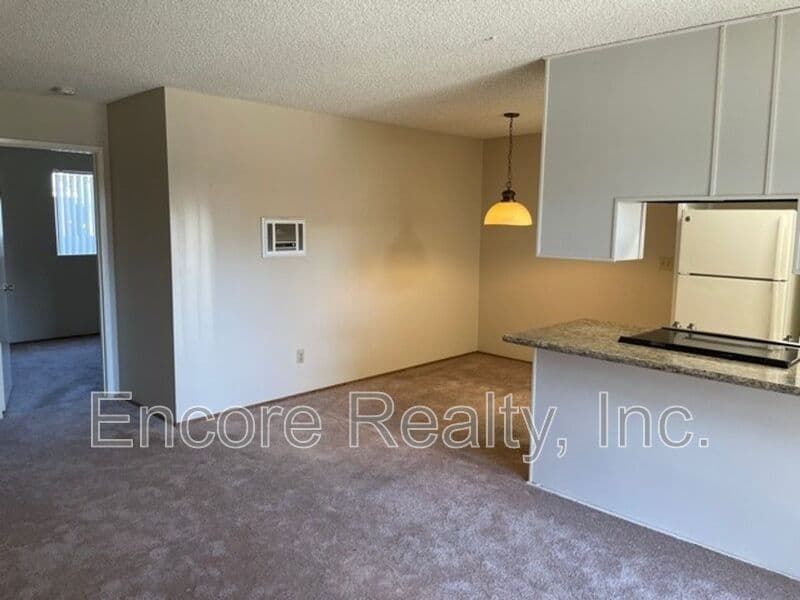 Chula Vista Condo: 616 Oaklawn Avenue