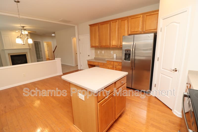 Cary House: 308 Marble Glow Ct