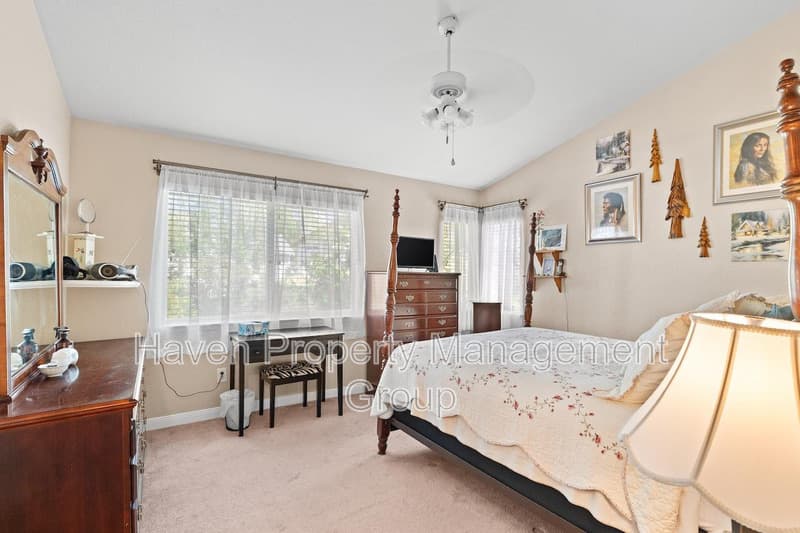 Tracy House: 2866 Valcourt Way