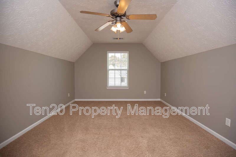 Phenix City House: 6 Woodmere Ct