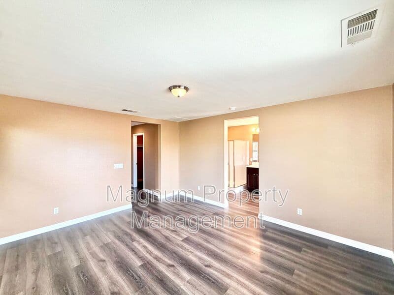 Lake Elsinore House: 34089 Dianthus Ln