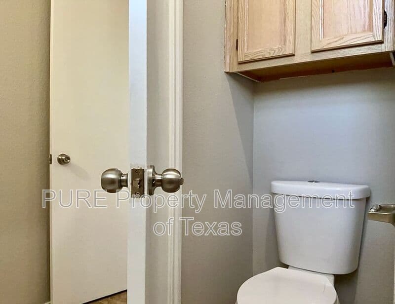 Round Rock House: 1594 Parkfield Circle