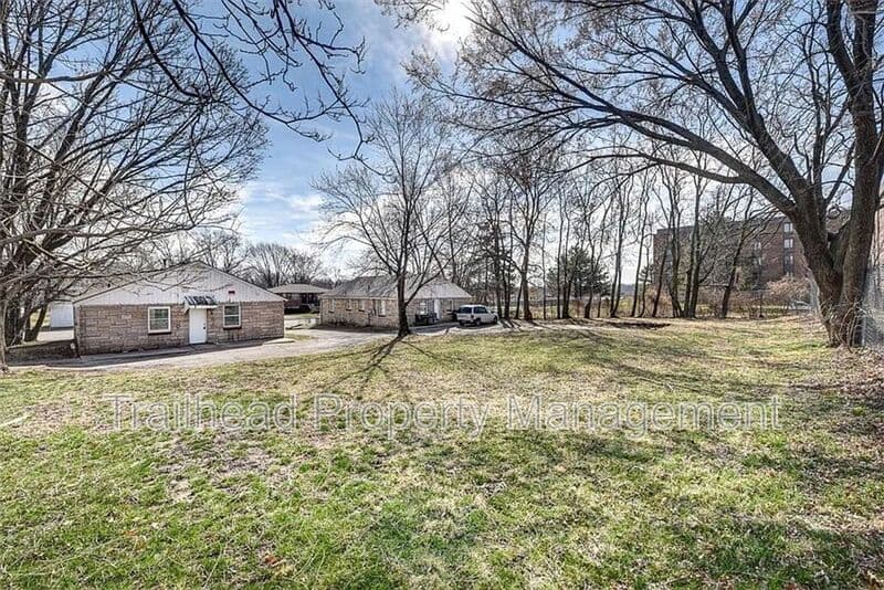 Independence House: 724 N Noland Rd