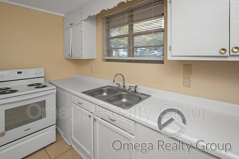 Alabaster Condo: 53 Robinson Dr