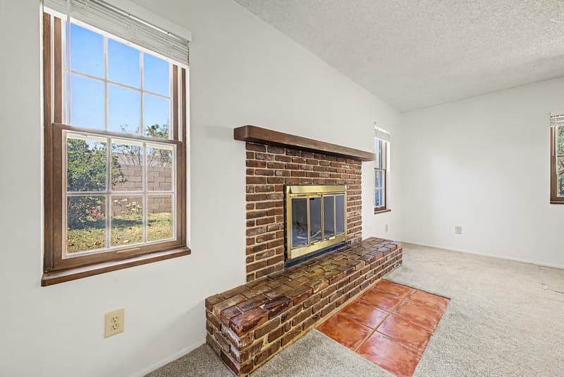 Phoenix House: 2822 E WILLOW Avenue