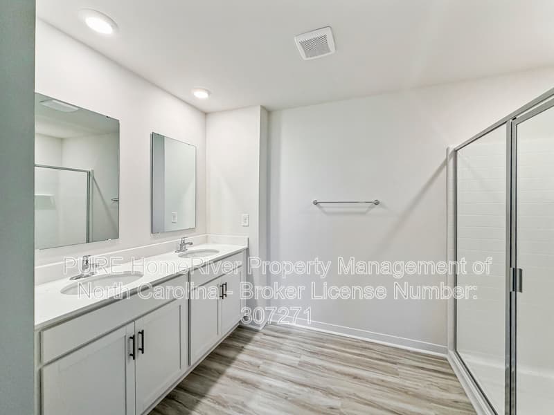 Lincolnton House: 2809 Frances View Ln