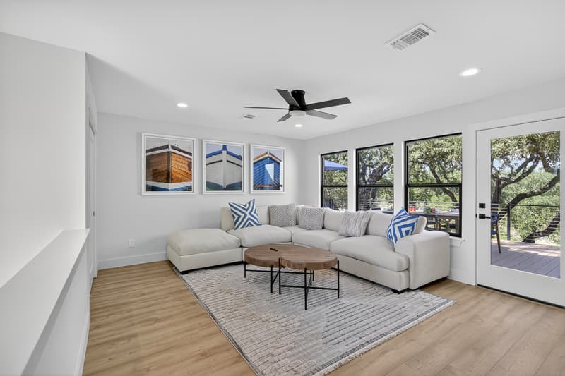 Horseshoe Bay House: 820 Broken Arrow