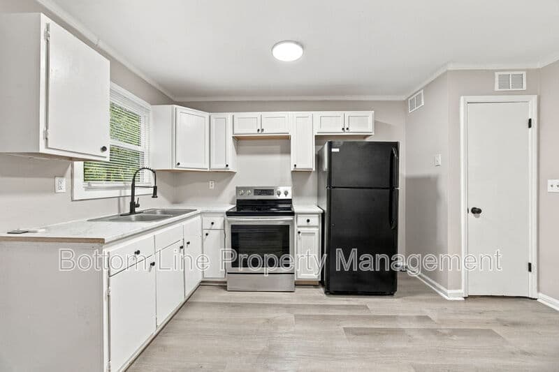 Spencer Condo: 909 S Carolina Ave