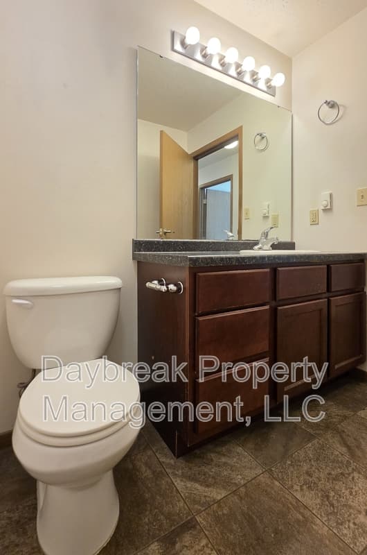 Moorhead Condo: 317 16th Street South - 5
