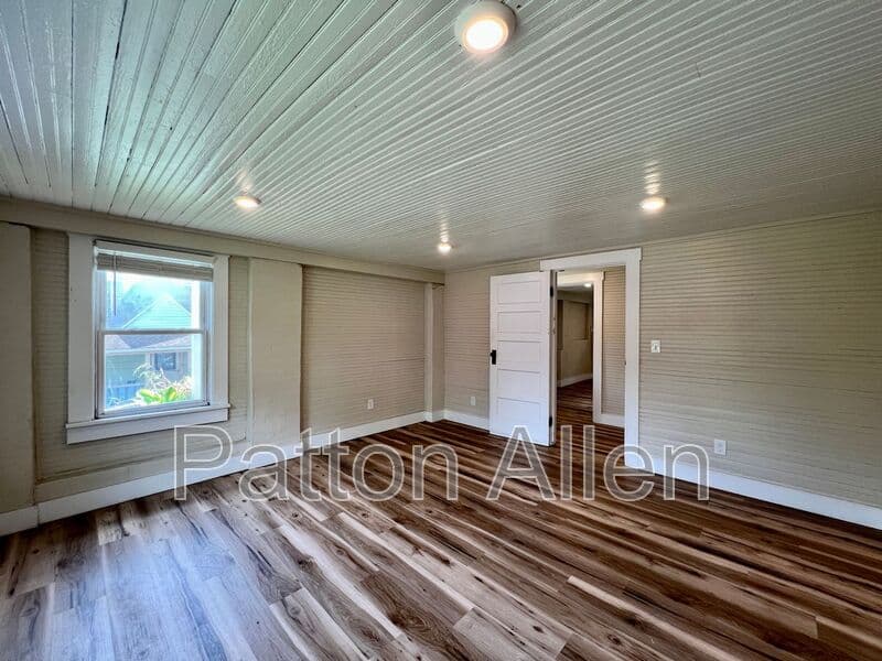Asheville Condo: 20 Rector St
