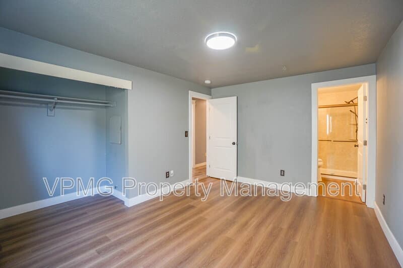 Vancouver House: 9600 NE 132nd Ave