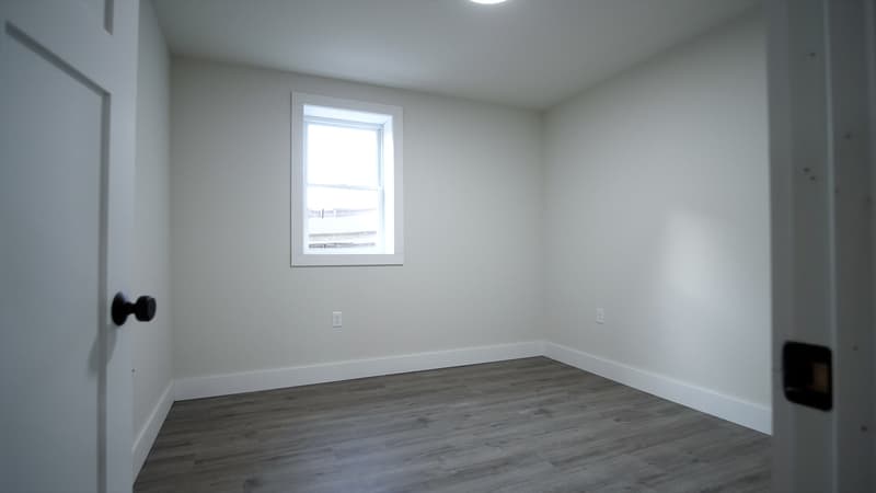 Burlington Condo: 15 Hungerford Terrace, Unit 1