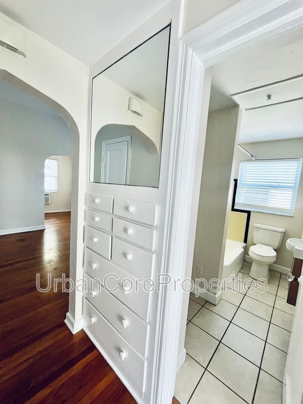 St. Petersburg Condo: 1527 5th St N