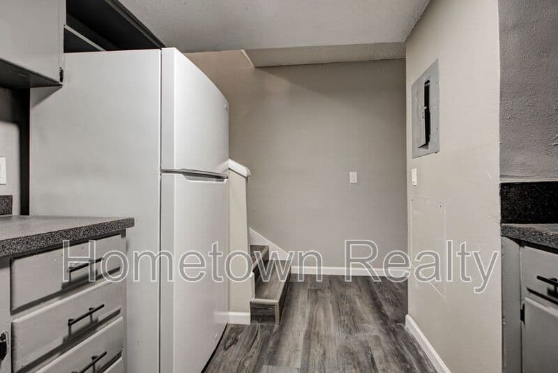 Edmond Condo: 1012 Chartrand Ave