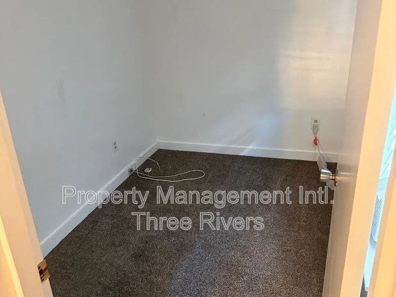 Greensburg Condo: 319 Oakland ave.