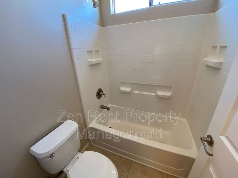 Maricopa House: 36971 W Oliveto Ave