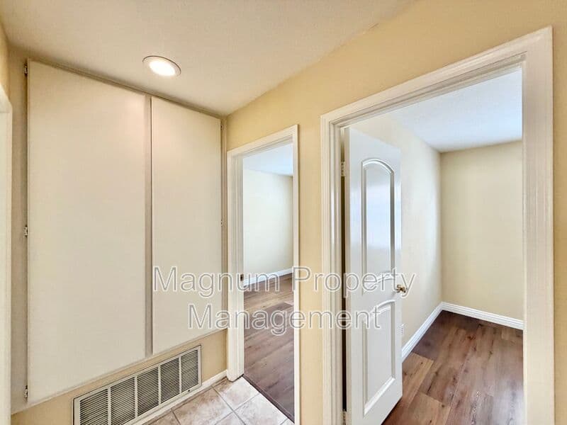 Murrieta House: 25167 Parkcrest Dr