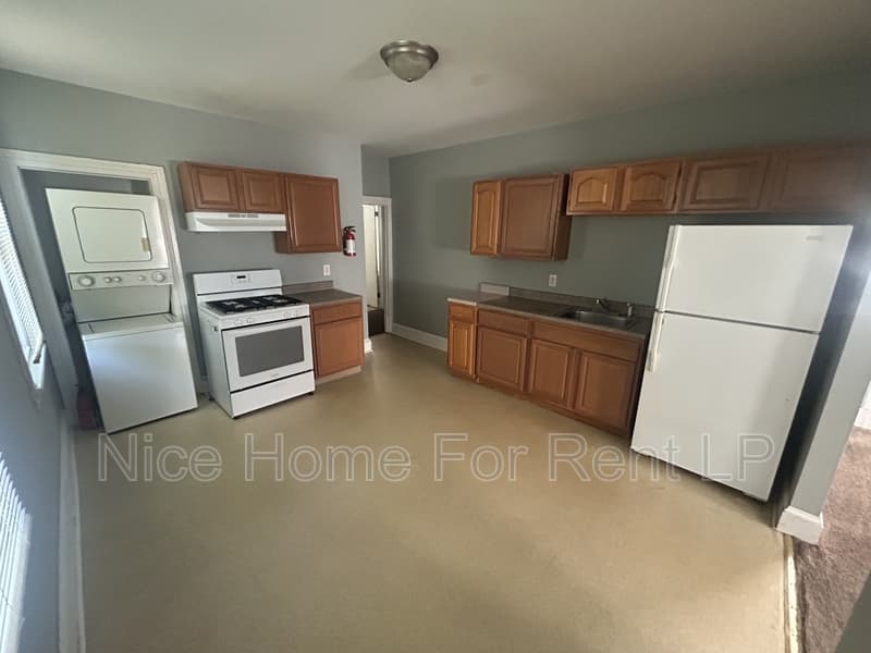 Riverside Condo: 143 Lafayette St