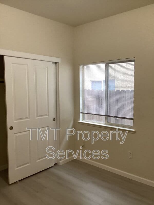 Elk Grove House: 10012 Mosaic Way