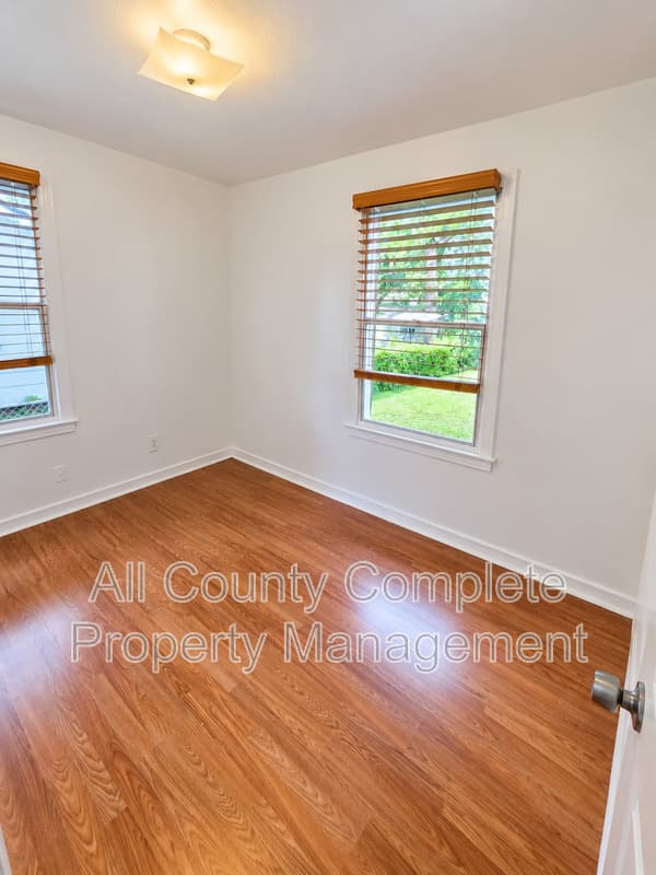Jacksonville House: 4803 Lexington Ave