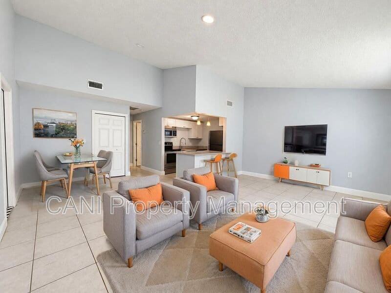 New Smyrna Beach House: 23 Country Club Drive
