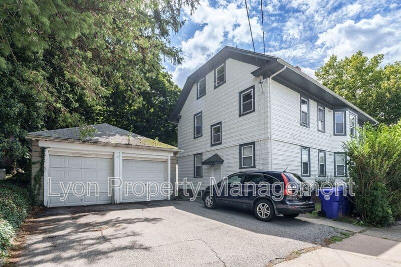 Providence Condo: 1213 Smith St
