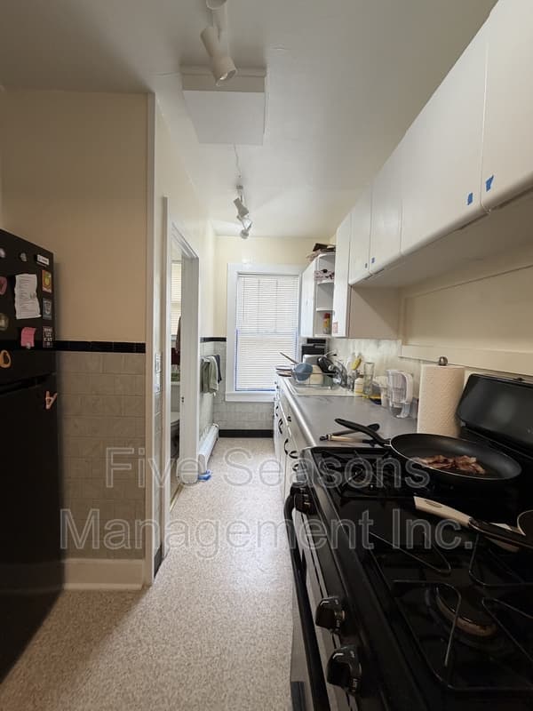 Burlington Condo: 465-467 Colchester Avenue - 1