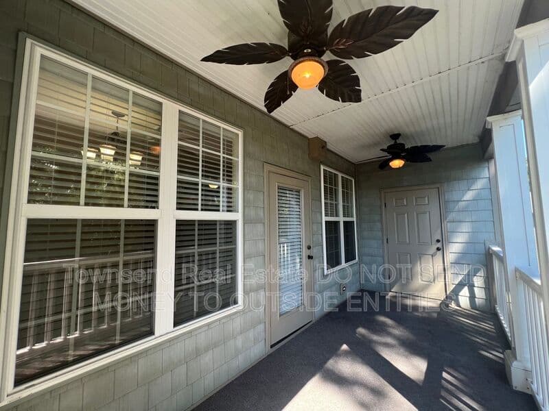 Fayetteville House: 3310-304 Starboard Way