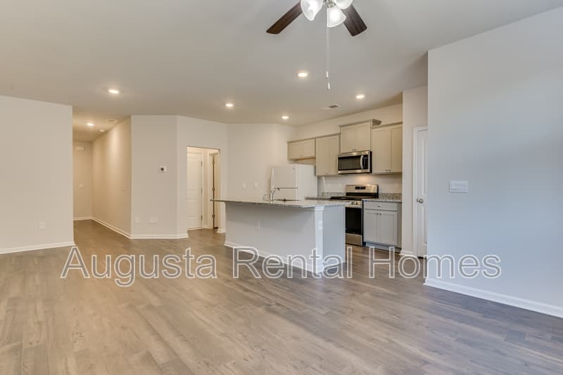 Graniteville House: 818 Quaint Parish Circle