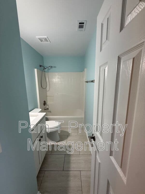 Savannah House: 2311 Tennessee Ave