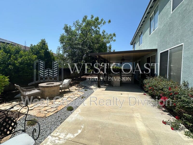 Murrieta House: 26719 Evergreen Avenue