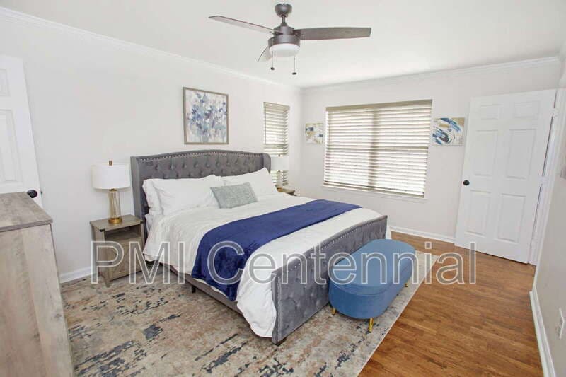 Johns Creek House: 220 Preston Oaks Dr