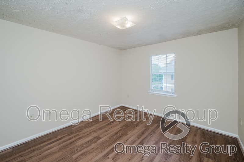 Jemison Condo: 156 Patton St W