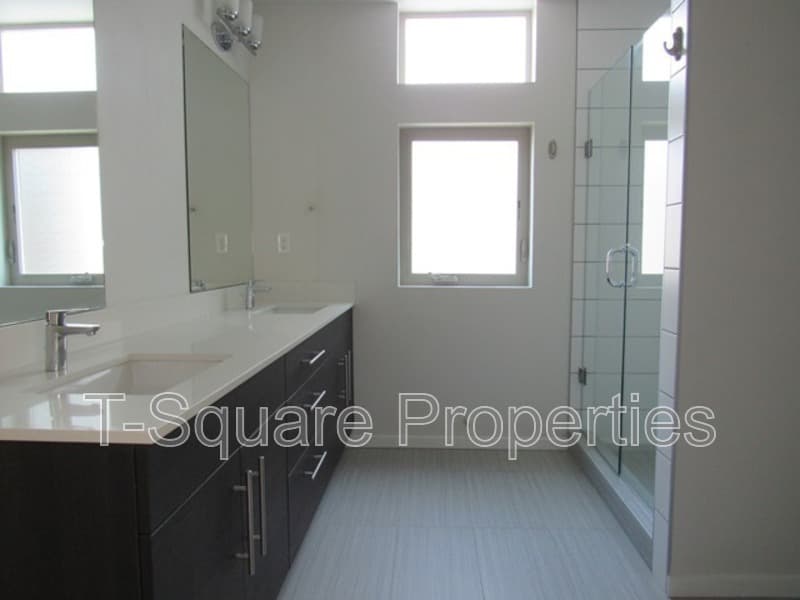 Seattle House: 4848 A Delridge Way SW