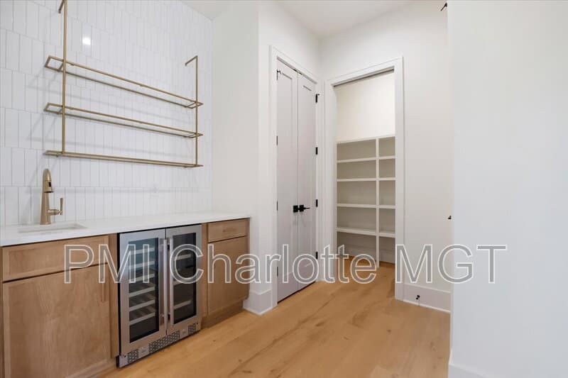 Charlotte House: 428 Dover Ave