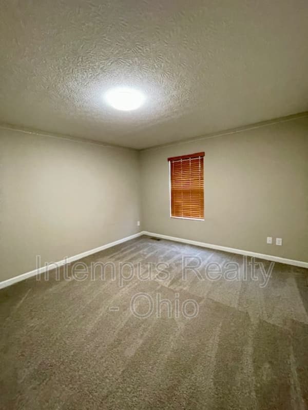 Sunbury House: 7311 Blackwell Dr