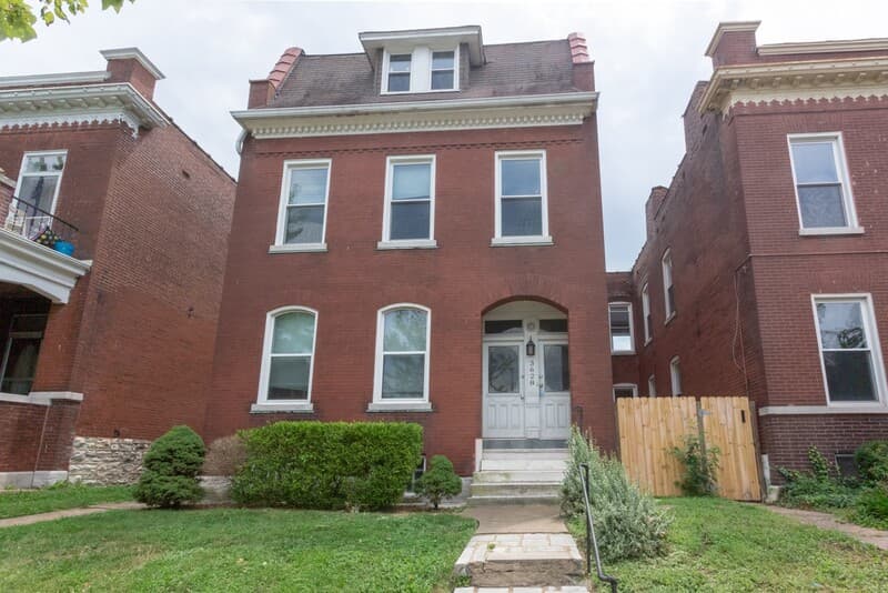 St. Louis Condo: 3628 A Wyoming St - 2F