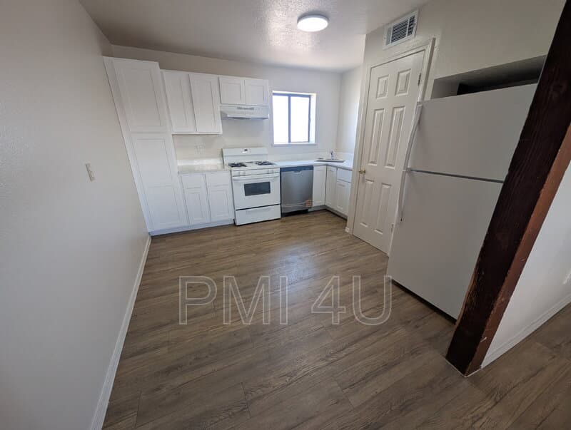 Belen Condo: 118 South Main St Unit#9