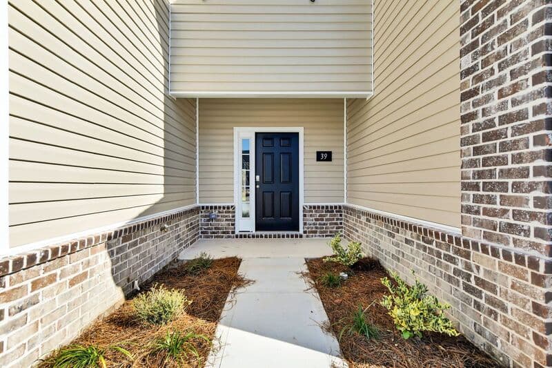 Richmond Hill House: 39 Coleman Court