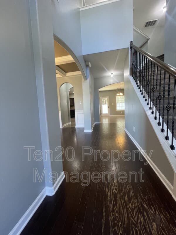Columbus House: 4955 Brightstar Lane
