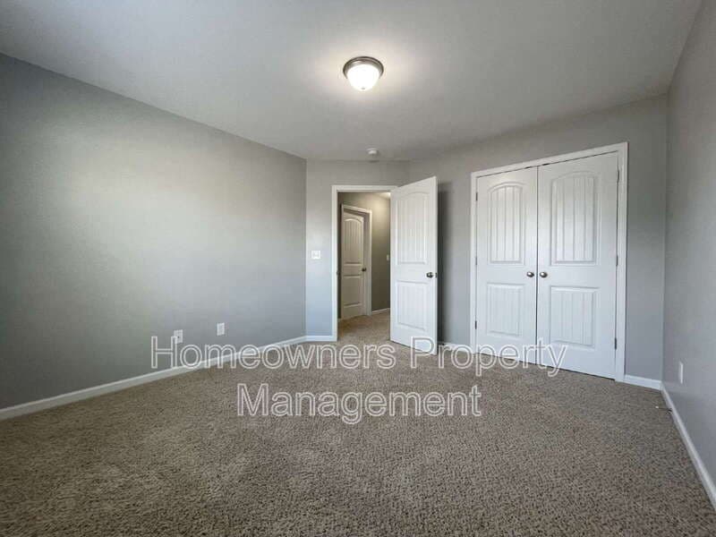 Raeford House: 152 Ladden Ln