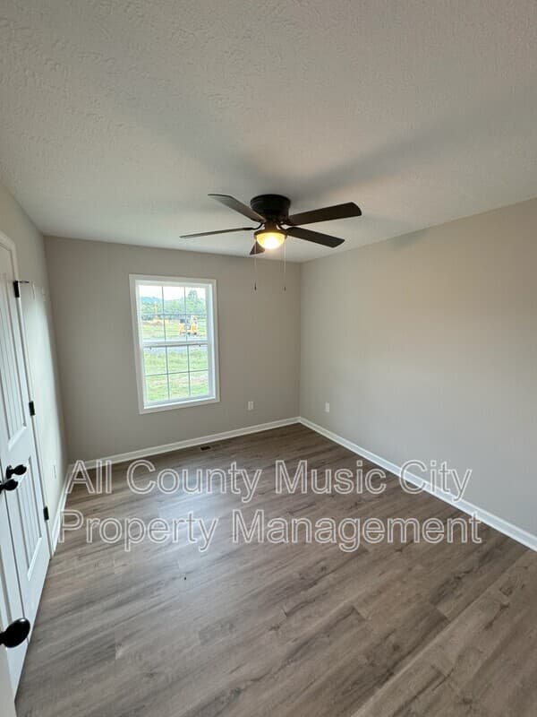 Lewisburg House: 1604 Alan Perryman Ave