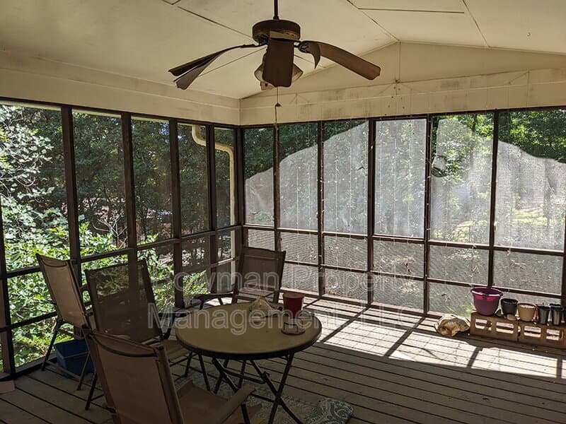 Athens House: 115 Davis Estates Rd