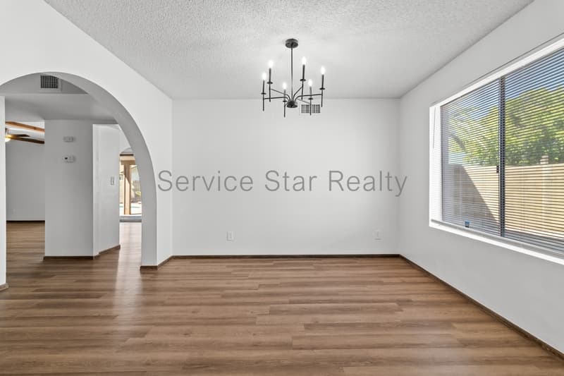 Glendale House: 6142 W Sierra St