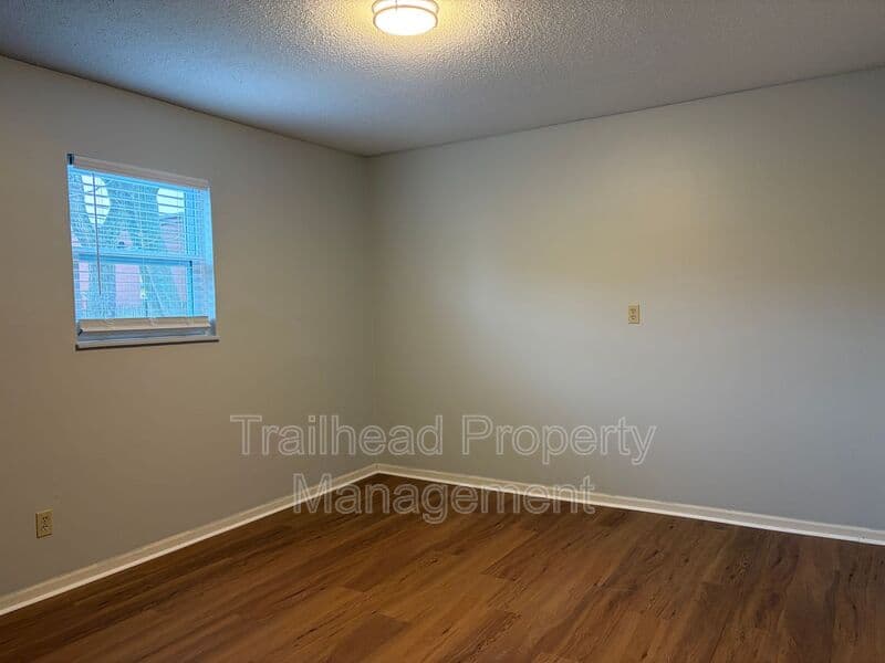 Mission House: 5801 Woodson St