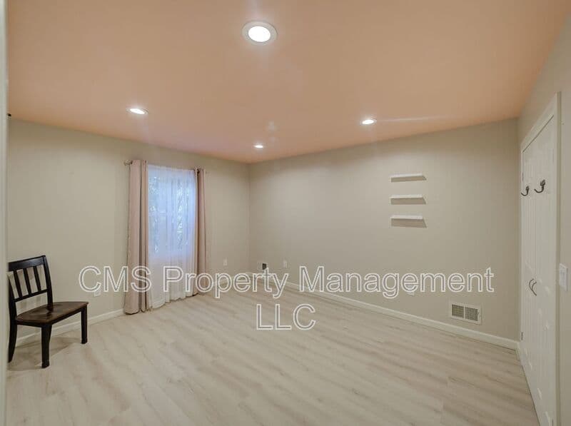 Morganville House: 17 Bauers Ln