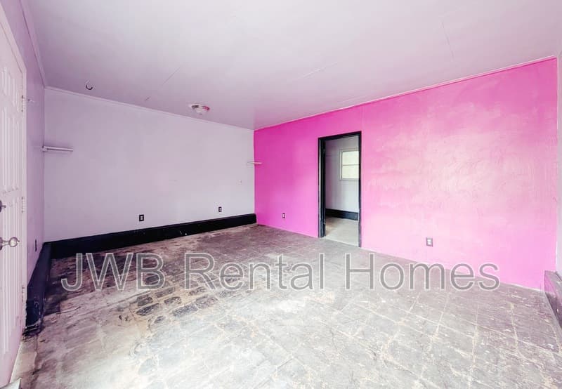 Jacksonville House: 1214 Kenmore St