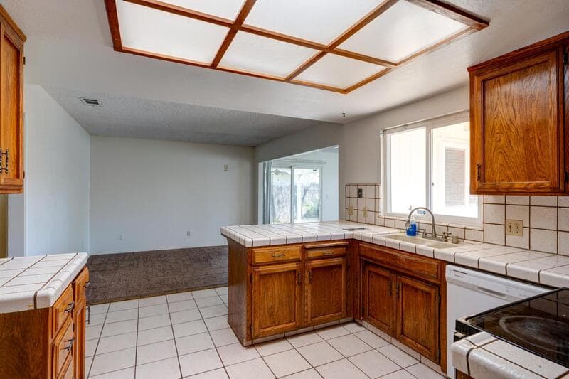 Merced House: 2768 Saratoga Avenue